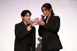 実写「SAKAMOTO DAYS」目黒蓮&高橋文哉がサプライズ登壇！憧れの家族像語る【ファミリー試写会レポ】 画像