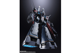 「超時空要塞マクロス」45周年記念商品第1弾として「SDF-1 マクロス」がDX超合金最大級のボリュームで登場！ 強攻型への変形や艦橋などの発光ギミックなどプレイバリュー抜群