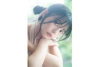 水着姿が美しい…♪ 「仮面ライダーリバイス」アギレラ／夏木花役で一躍ブレーク！ 俳優・椛島光の2nd写真集が予約開始 画像