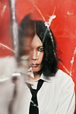 米津玄師「IRIS OUT」アーティスト写真