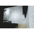 のれん様の展示をくぐり小説の世界へ