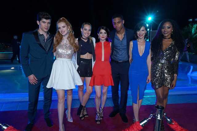 『FAMOUS IN LOVE』(c) Warner Bros. Entertainment Inc.